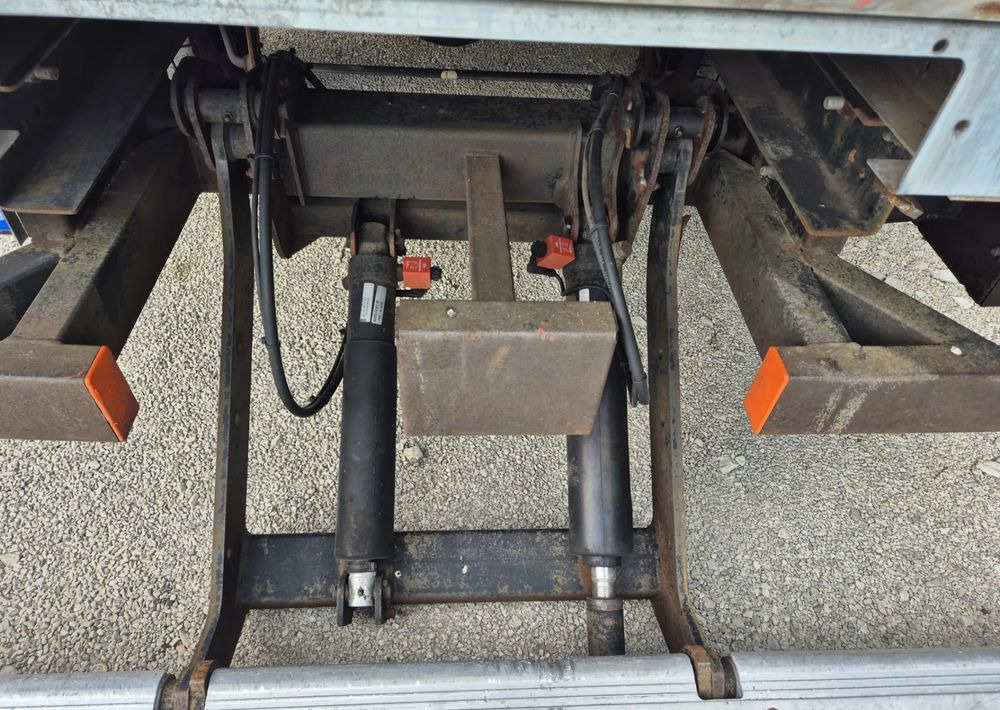 Winda Dhollandia 750kg Iveco , 2015 rok ,stan bdb! - Kravas lifts: foto 4 Winda Dhollandia 750kg Iveco , 2015 rok ,stan bdb! - Kravas lifts: foto 4