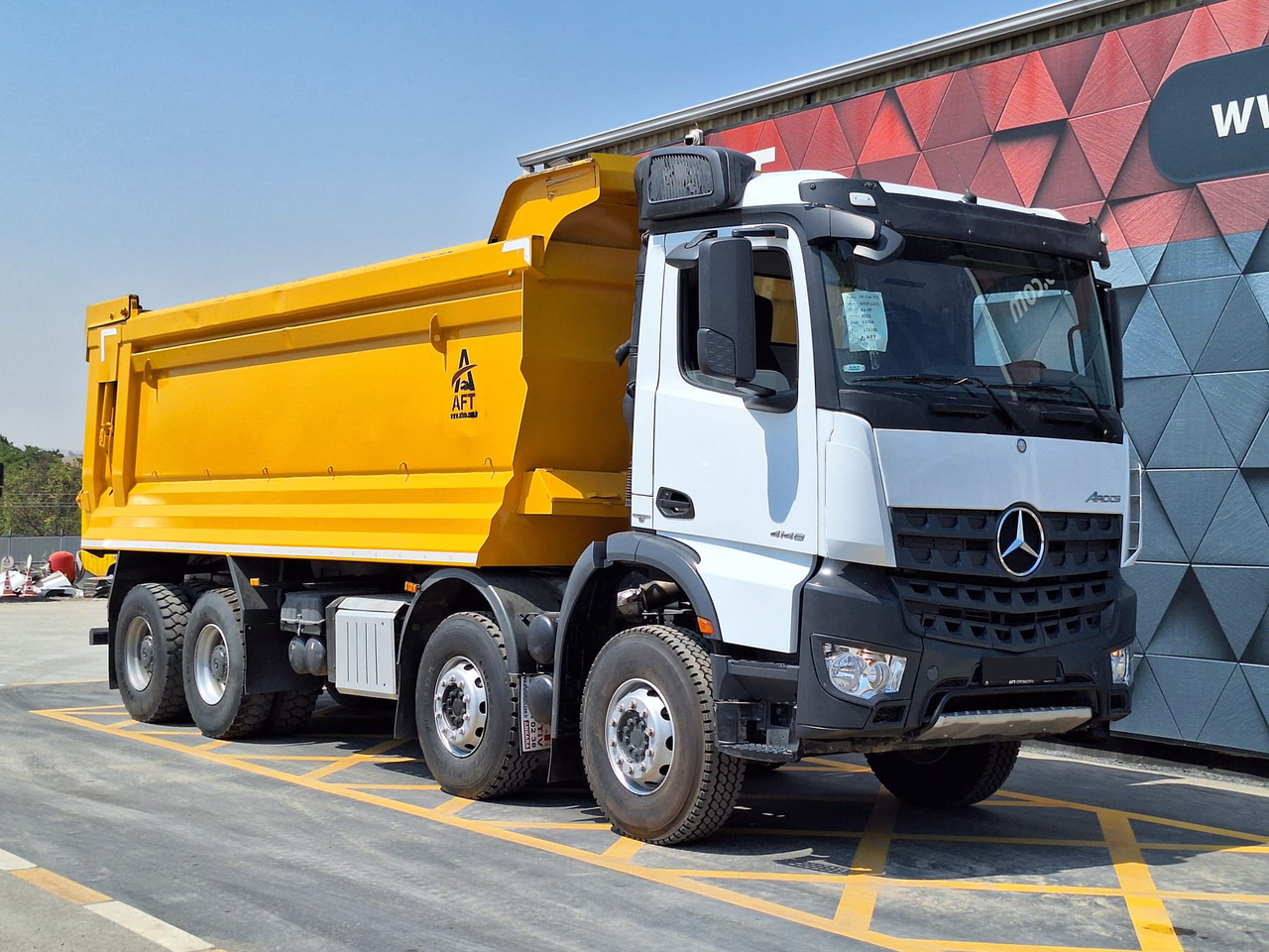MERCEDES-BENZ AROCS 4148 - Kravas automašīna pašizgāzējs: foto 3 MERCEDES-BENZ AROCS 4148 - Kravas automašīna pašizgāzējs: foto 3