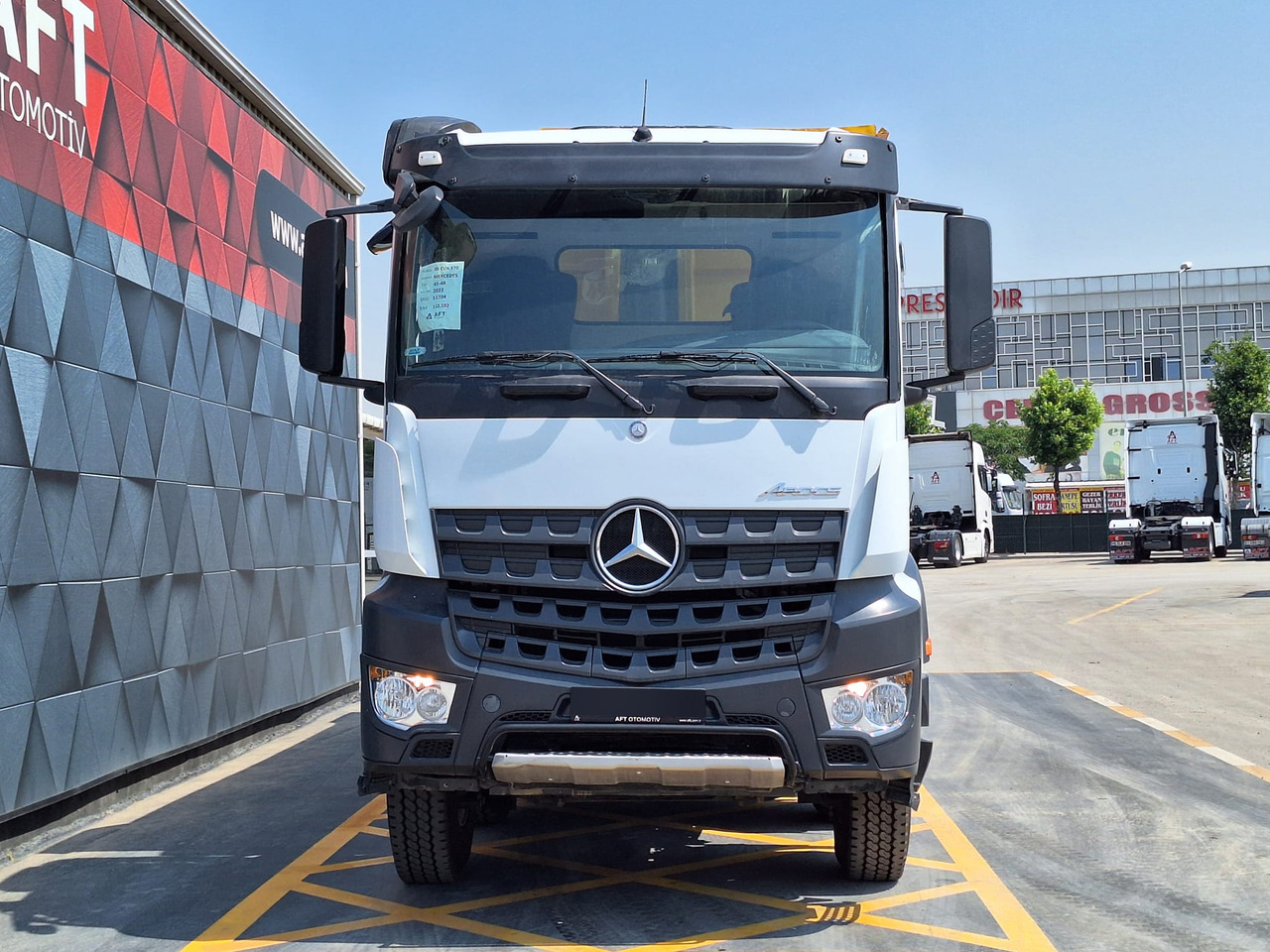 MERCEDES-BENZ AROCS 4148 - Kravas automašīna pašizgāzējs: foto 2 MERCEDES-BENZ AROCS 4148 - Kravas automašīna pašizgāzējs: foto 2
