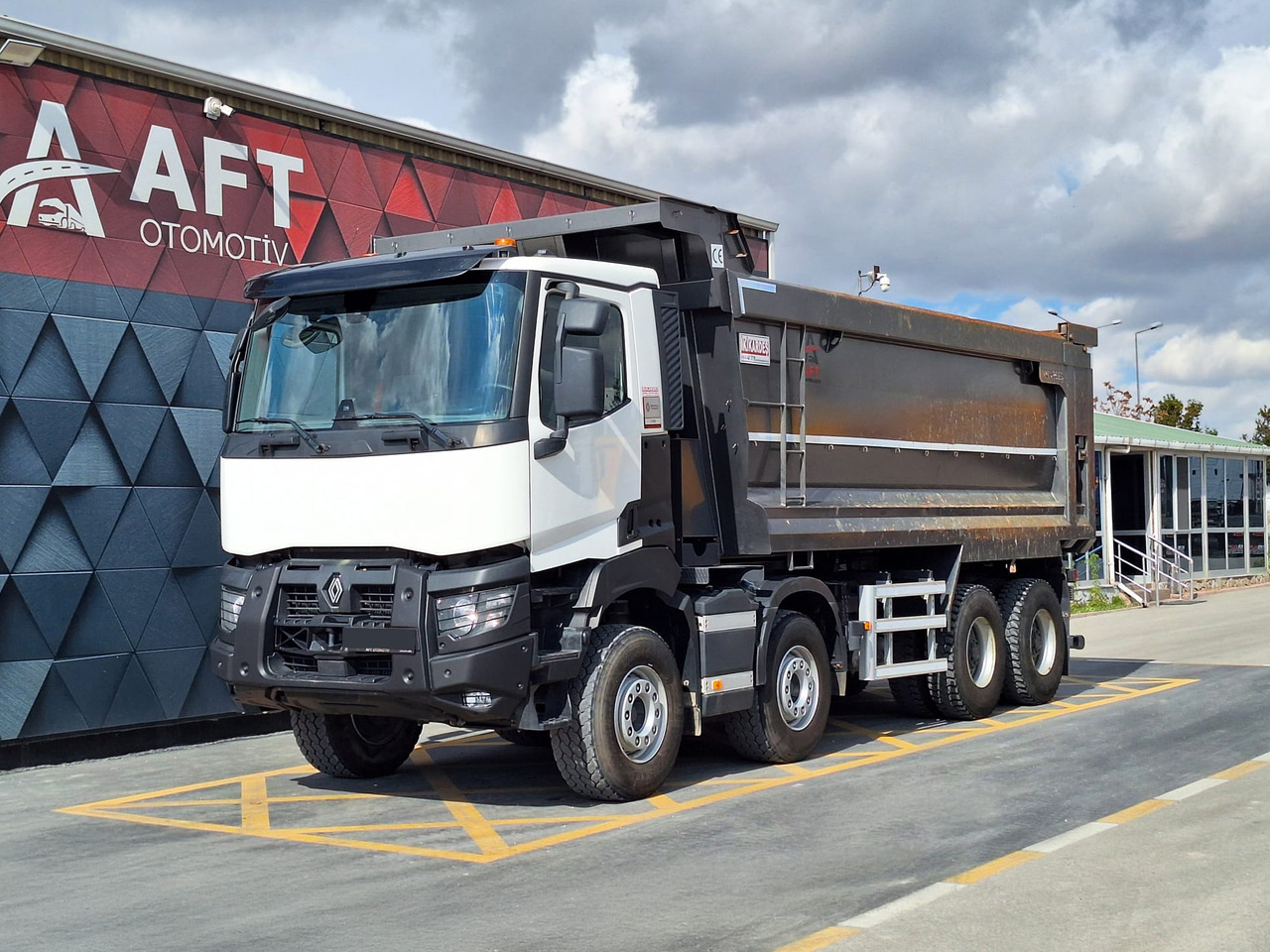 RENAULT K 520 - Kravas automašīna pašizgāzējs: foto 1 RENAULT K 520 - Kravas automašīna pašizgāzējs: foto 1