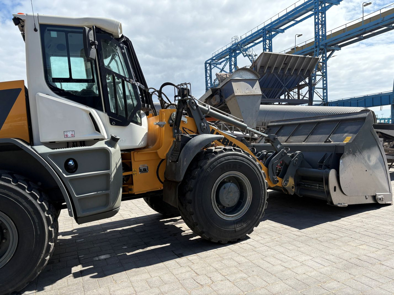 LIEBHERR L538 - Riteņu iekrāvējs: foto 2 LIEBHERR L538 - Riteņu iekrāvējs: foto 2