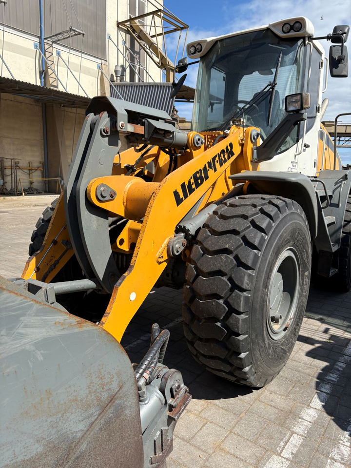 Liebherr L538 - Riteņu iekrāvējs: foto 1 Liebherr L538 - Riteņu iekrāvējs: foto 1