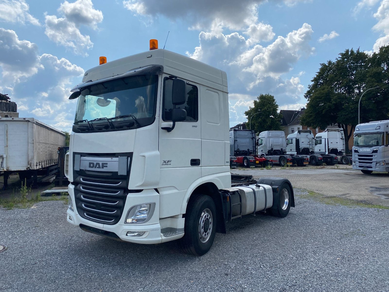 DAF XF 510 SC mit Kipphydr. - Vilcējs: foto 1 DAF XF 510 SC mit Kipphydr. - Vilcējs: foto 1