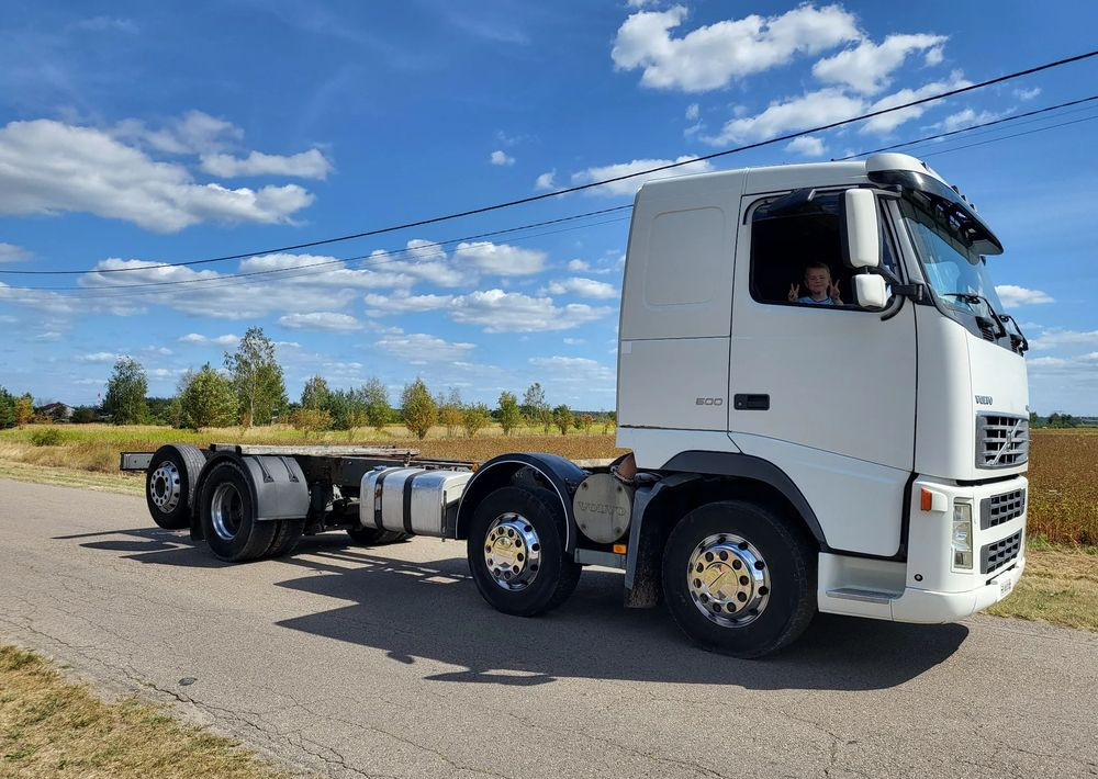 Volvo FH 500 8x2 - Šasija kravas automašīna: foto 1 Volvo FH 500 8x2 - Šasija kravas automašīna: foto 1