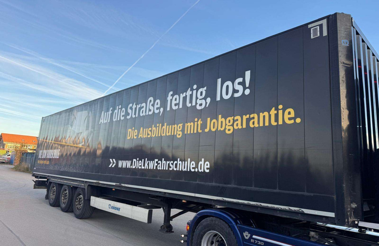 Krone Standart - Puspiekabe slēgtā virsbūve: foto 1 Krone Standart - Puspiekabe slēgtā virsbūve: foto 1