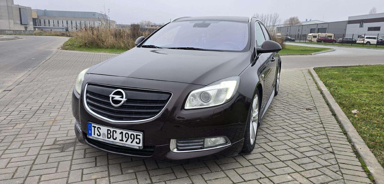 Opel Insignia - Universālis: foto 1 Opel Insignia - Universālis: foto 1