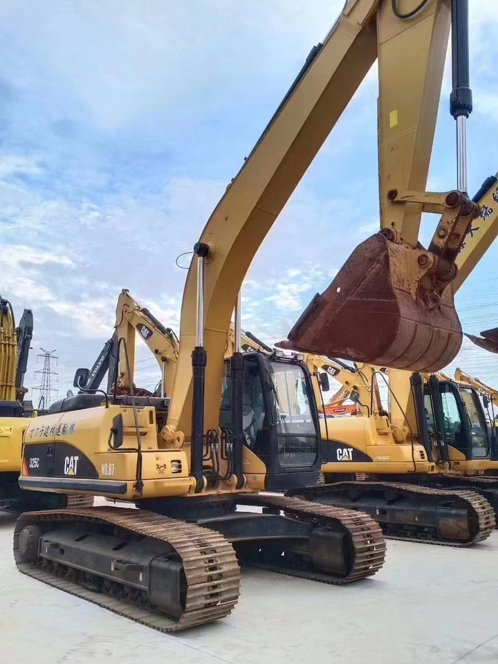 CATERPILLAR 325C used excavator low price for sale caterpillar - Kāpurķēžu ekskavators: foto 1 CATERPILLAR 325C used excavator low price for sale caterpillar - Kāpurķēžu ekskavators: foto 1