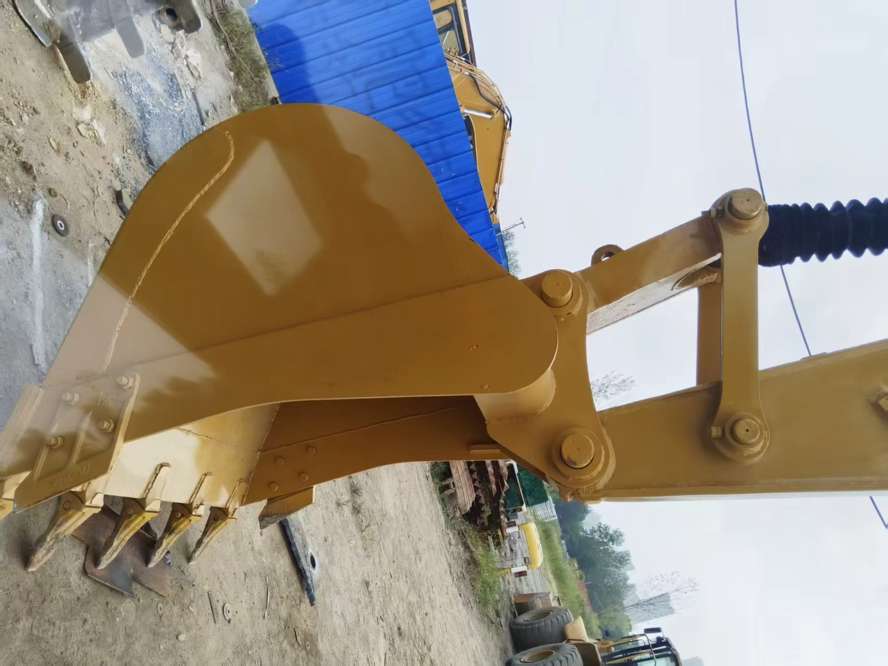 CATERPILLAR 330DL good condition 2024 30 ton excavator for sale - Kāpurķēžu ekskavators: foto 2 CATERPILLAR 330DL good condition 2024 30 ton excavator for sale - Kāpurķēžu ekskavators: foto 2