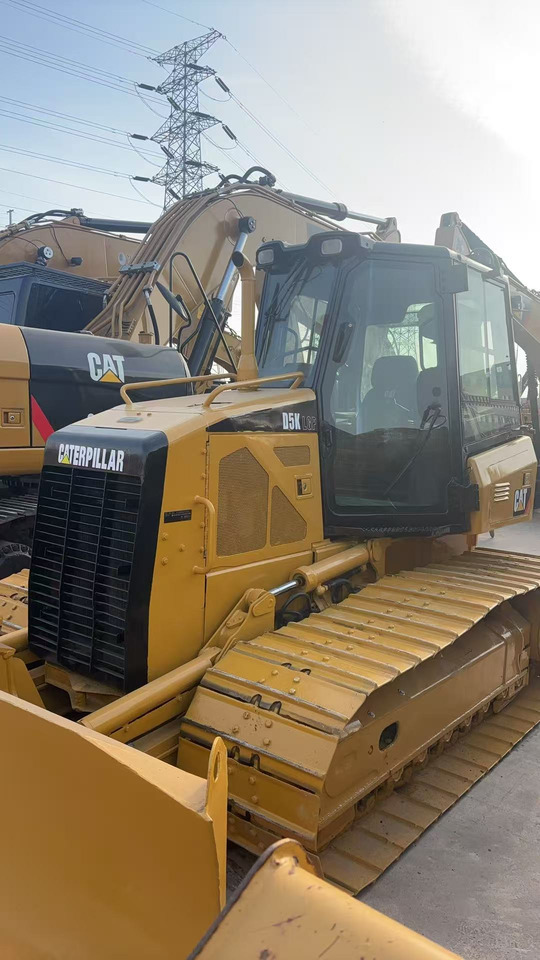 CATERPILLAR D5k diesel compact precision fuel-efficient cater bulldozer - Buldozers: foto 1 CATERPILLAR D5k diesel compact precision fuel-efficient cater bulldozer - Buldozers: foto 1