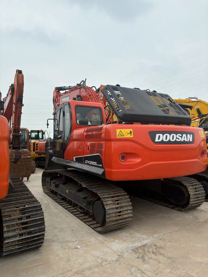 DOOSAN dx225 excavator original hot sale - Kāpurķēžu ekskavators: foto 2 DOOSAN dx225 excavator original hot sale - Kāpurķēžu ekskavators: foto 2