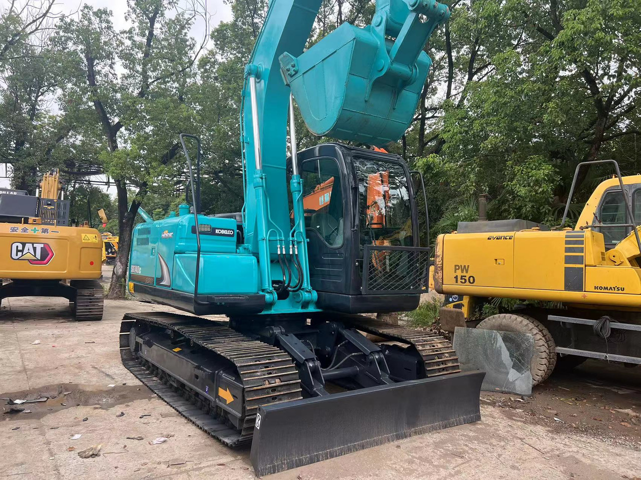 KOBELCO sk140 used excavator good condition for sale - Kāpurķēžu ekskavators: foto 2 KOBELCO sk140 used excavator good condition for sale - Kāpurķēžu ekskavators: foto 2