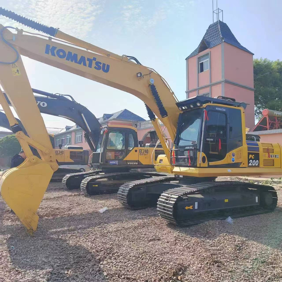 KOMATSU pc200-8N1 used japan brand crawler excavator - Kāpurķēžu ekskavators: foto 2 KOMATSU pc200-8N1 used japan brand crawler excavator - Kāpurķēžu ekskavators: foto 2