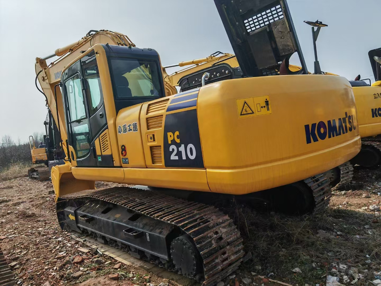 KOMATSU pc210-8 used crawler excavator japan brand hot sale - Kāpurķēžu ekskavators: foto 1 KOMATSU pc210-8 used crawler excavator japan brand hot sale - Kāpurķēžu ekskavators: foto 1