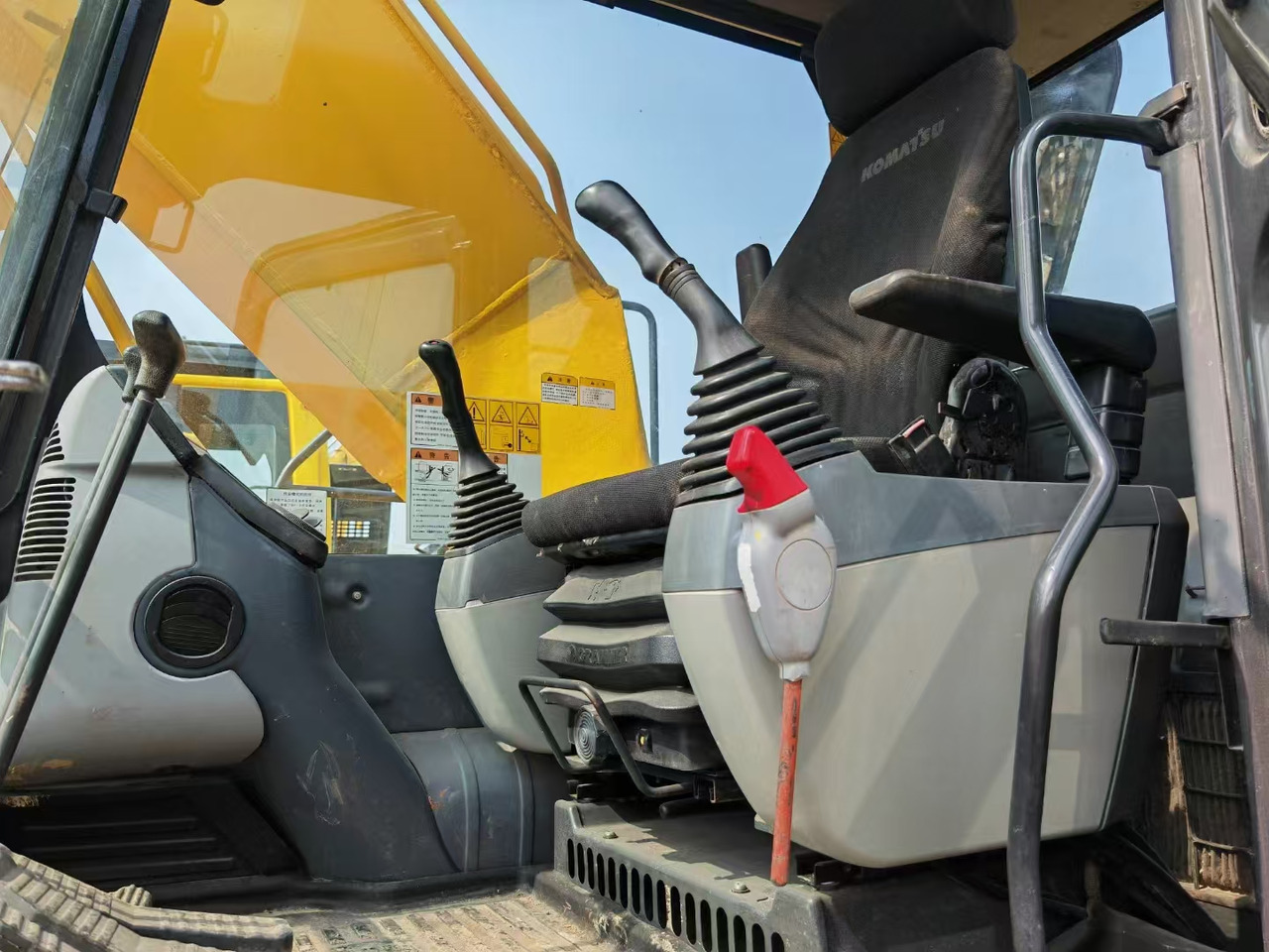 KOMATSU pc210-8 used crawler excavator japan brand hot sale - Kāpurķēžu ekskavators: foto 2 KOMATSU pc210-8 used crawler excavator japan brand hot sale - Kāpurķēžu ekskavators: foto 2