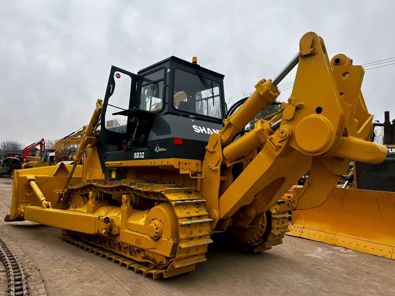 SHANTUI SD32 used bulldozer famous china brand for sale - Buldozers: foto 3 SHANTUI SD32 used bulldozer famous china brand for sale - Buldozers: foto 3