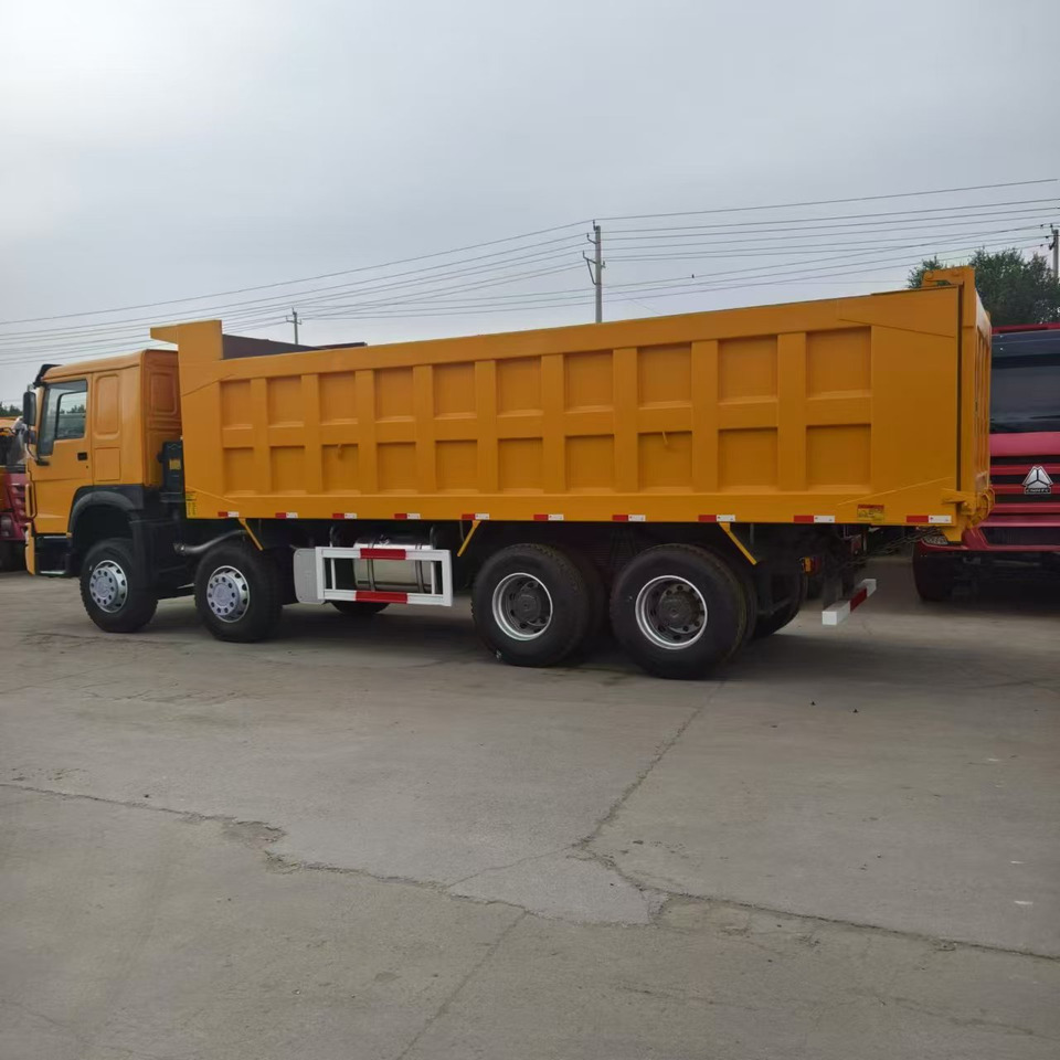 SINOTRUK howo 371 8x4 dump truck - Bezceļu pašizgāzējs: foto 5 SINOTRUK howo 371 8x4 dump truck - Bezceļu pašizgāzējs: foto 5
