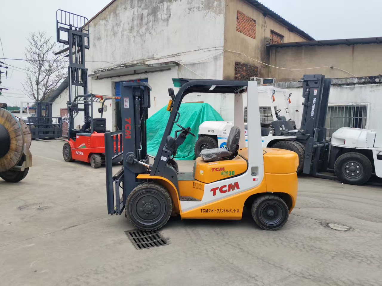 TCM FD30 Japan brand used 3 ton diesel forklift Customizable mast clamps - Dīzeļiekrāvējs: foto 2 TCM FD30 Japan brand used 3 ton diesel forklift Customizable mast clamps - Dīzeļiekrāvējs: foto 2