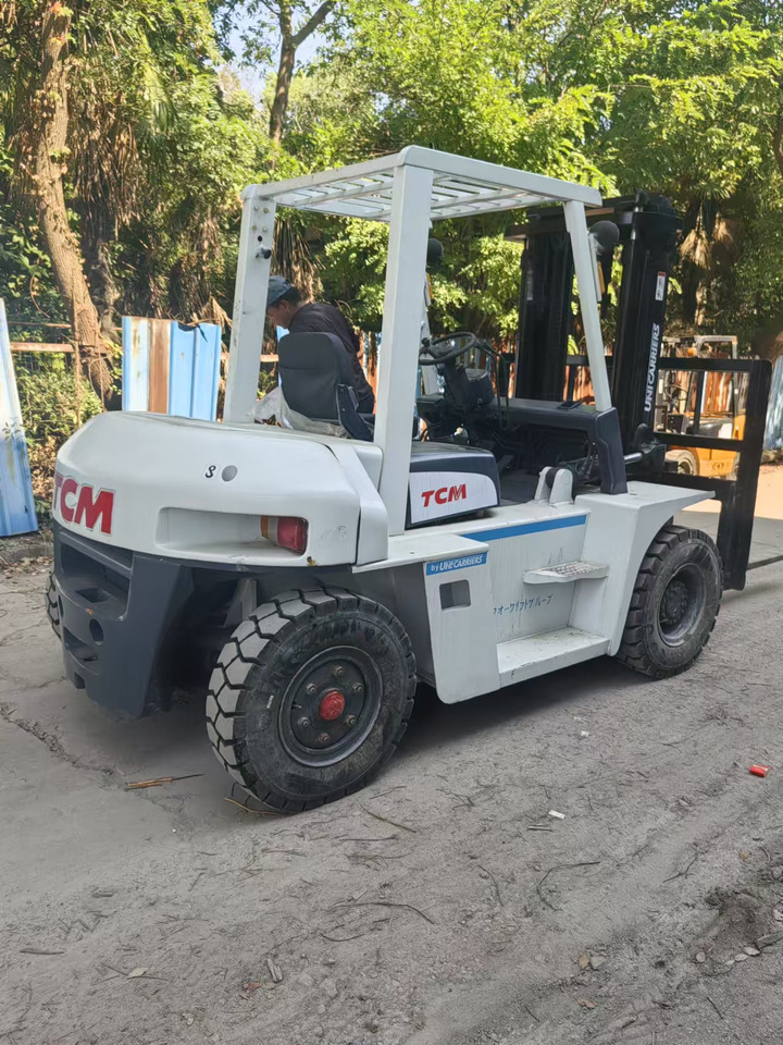 TCM FD50 Japan brand used 5 ton diesel forklift Customizable mast clamps - Dīzeļiekrāvējs: foto 4 TCM FD50 Japan brand used 5 ton diesel forklift Customizable mast clamps - Dīzeļiekrāvējs: foto 4