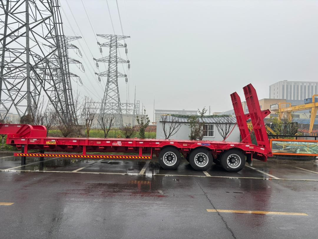 Vilcējs SINOTRUK howo 371,430 ,460 tractor multiple models used and stock new tractors Customizable: foto 9