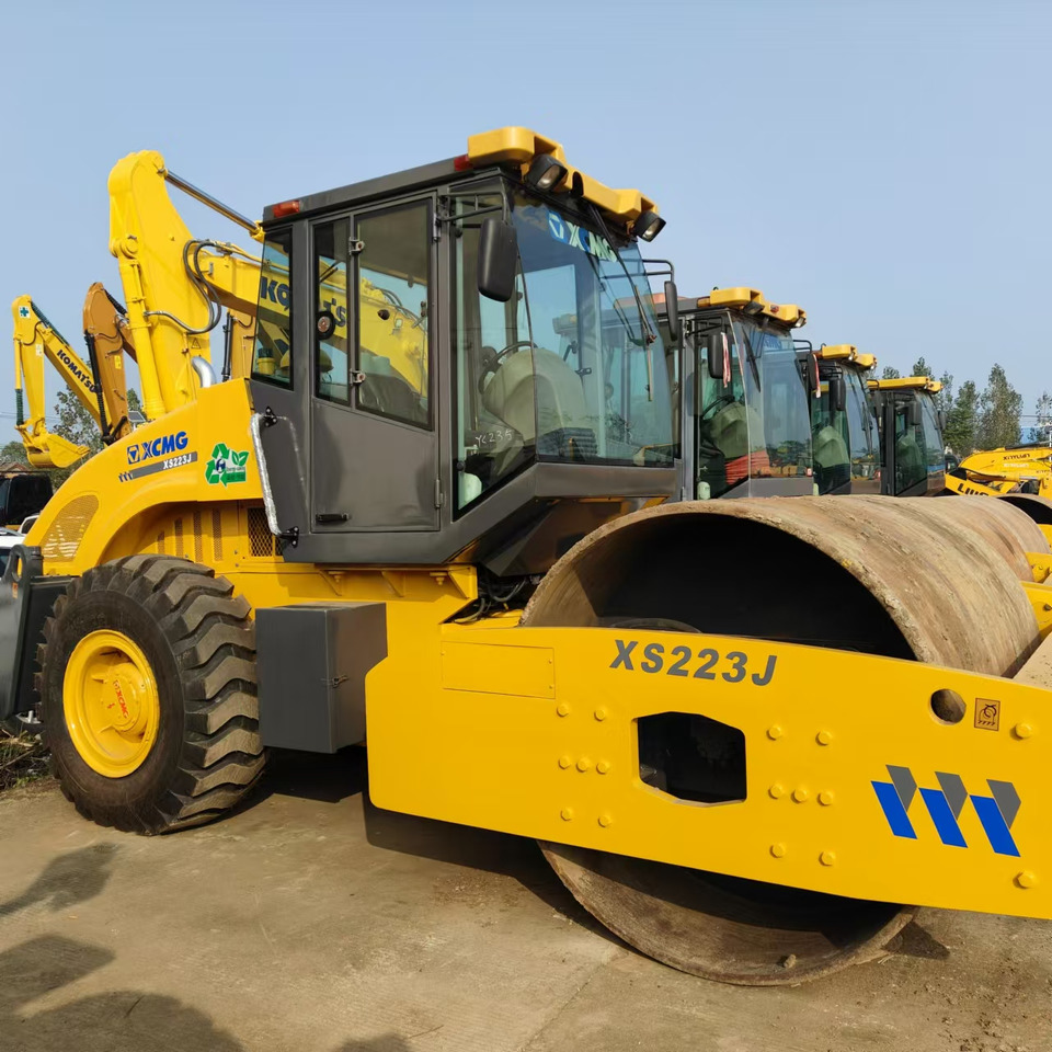 XCMG XS223J used road roller low hours factory price - Ceļu veltnis: foto 1 XCMG XS223J used road roller low hours factory price - Ceļu veltnis: foto 1