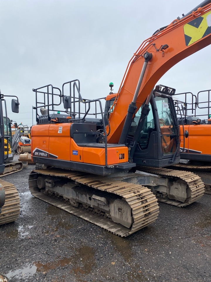 Doosan DX 140 LC - Kāpurķēžu ekskavators: foto 1 Doosan DX 140 LC - Kāpurķēžu ekskavators: foto 1