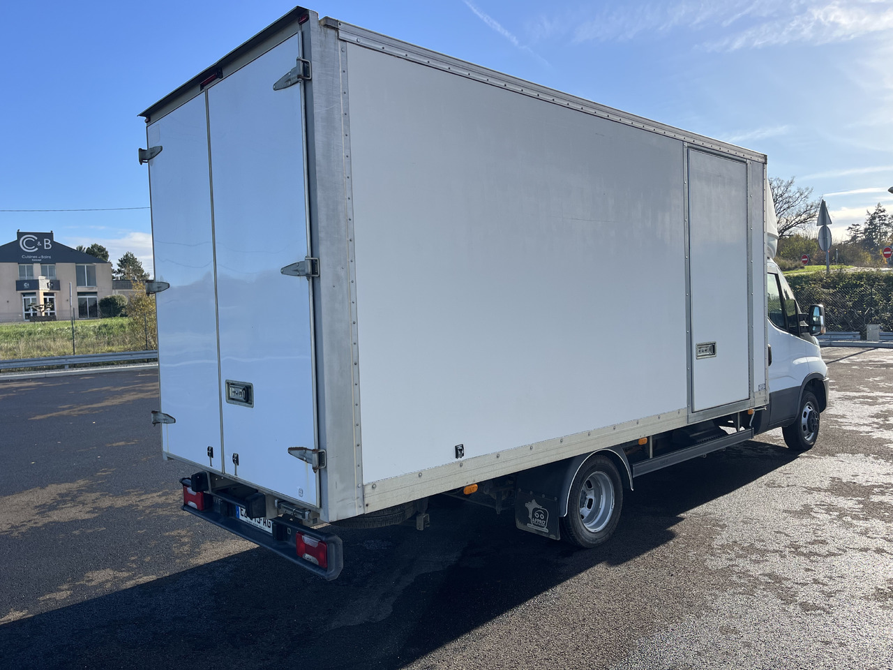 IVECO DAILY - Furgons ar slēgtā virsbūve: foto 3 IVECO DAILY - Furgons ar slēgtā virsbūve: foto 3