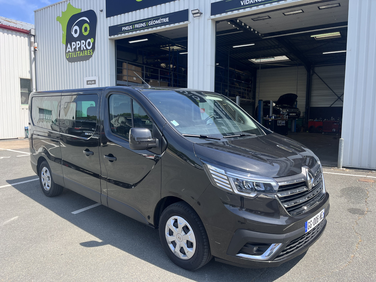 RENAULT TRAFIC 2.0DCI150 L2H1 - Mikroautobuss, Pasažieru furgons: foto 1 RENAULT TRAFIC 2.0DCI150 L2H1 - Mikroautobuss, Pasažieru furgons: foto 1