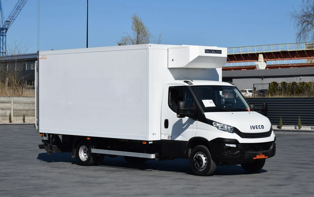 Iveco DAILY 70C18 / 3.0 - 180 KM / AUTOMAT HI-MATIC / 3 OSOBY / CHŁODNIA - MROŹNIA 4,55 M / AGREGAD FRIGOBLOCK / WINDA SORENSEN / KLIMA / TEMPOMAT / KAMERA COFANIA / REGULOWANE ZAWIESZENIE / SERWISOWA - Kravas automašīna refrižerators: foto 3 Iveco DAILY 70C18 / 3.0 - 180 KM / AUTOMAT HI-MATIC / 3 OSOBY / CHŁODNIA - MROŹNIA 4,55 M / AGREGAD FRIGOBLOCK / WINDA SORENSEN / KLIMA / TEMPOMAT / KAMERA COFANIA / REGULOWANE ZAWIESZENIE / SERWISOWA - Kravas automašīna refrižerators: foto 3