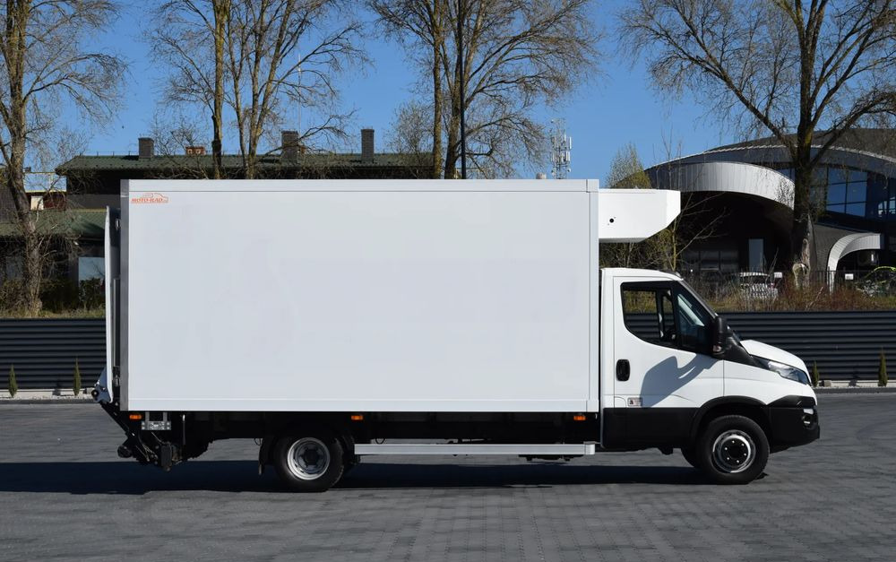 Iveco DAILY 70C18 / 3.0 - 180 KM / AUTOMAT HI-MATIC / 3 OSOBY / CHŁODNIA - MROŹNIA 4,55 M / AGREGAD FRIGOBLOCK / WINDA SORENSEN / KLIMA / TEMPOMAT / KAMERA COFANIA / REGULOWANE ZAWIESZENIE / SERWISOWA - Kravas automašīna refrižerators: foto 4 Iveco DAILY 70C18 / 3.0 - 180 KM / AUTOMAT HI-MATIC / 3 OSOBY / CHŁODNIA - MROŹNIA 4,55 M / AGREGAD FRIGOBLOCK / WINDA SORENSEN / KLIMA / TEMPOMAT / KAMERA COFANIA / REGULOWANE ZAWIESZENIE / SERWISOWA - Kravas automašīna refrižerators: foto 4