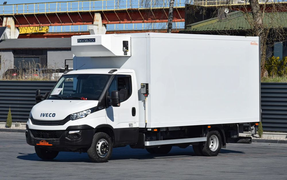 Iveco DAILY 70C18 / 3.0 - 180 KM / AUTOMAT HI-MATIC / 3 OSOBY / CHŁODNIA - MROŹNIA 4,55 M / AGREGAD FRIGOBLOCK / WINDA SORENSEN / KLIMA / TEMPOMAT / KAMERA COFANIA / REGULOWANE ZAWIESZENIE / SERWISOWA - Kravas automašīna refrižerators: foto 1 Iveco DAILY 70C18 / 3.0 - 180 KM / AUTOMAT HI-MATIC / 3 OSOBY / CHŁODNIA - MROŹNIA 4,55 M / AGREGAD FRIGOBLOCK / WINDA SORENSEN / KLIMA / TEMPOMAT / KAMERA COFANIA / REGULOWANE ZAWIESZENIE / SERWISOWA - Kravas automašīna refrižerators: foto 1