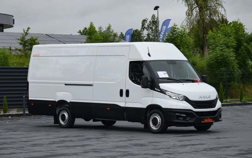 Iveco DAILY MAXI 35S16 / 2.3 - 160 KM / AUTOMAT HI-MATIC / NOWY MODEL / 3 OSOBY / DOSTAWCZE / BLASZAK / KLIMA / CZUJNIKI COFANIA / NISKI PRZEBIEG / 2022 / SERWISOWANY / Z NIEMIEC - Kravas mikroautobuss: foto 3 Iveco DAILY MAXI 35S16 / 2.3 - 160 KM / AUTOMAT HI-MATIC / NOWY MODEL / 3 OSOBY / DOSTAWCZE / BLASZAK / KLIMA / CZUJNIKI COFANIA / NISKI PRZEBIEG / 2022 / SERWISOWANY / Z NIEMIEC - Kravas mikroautobuss: foto 3