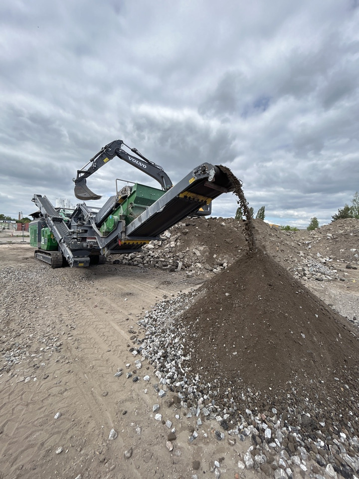 McCloskey J3CR - Žokļu drupinātājs: foto 1 McCloskey J3CR - Žokļu drupinātājs: foto 1