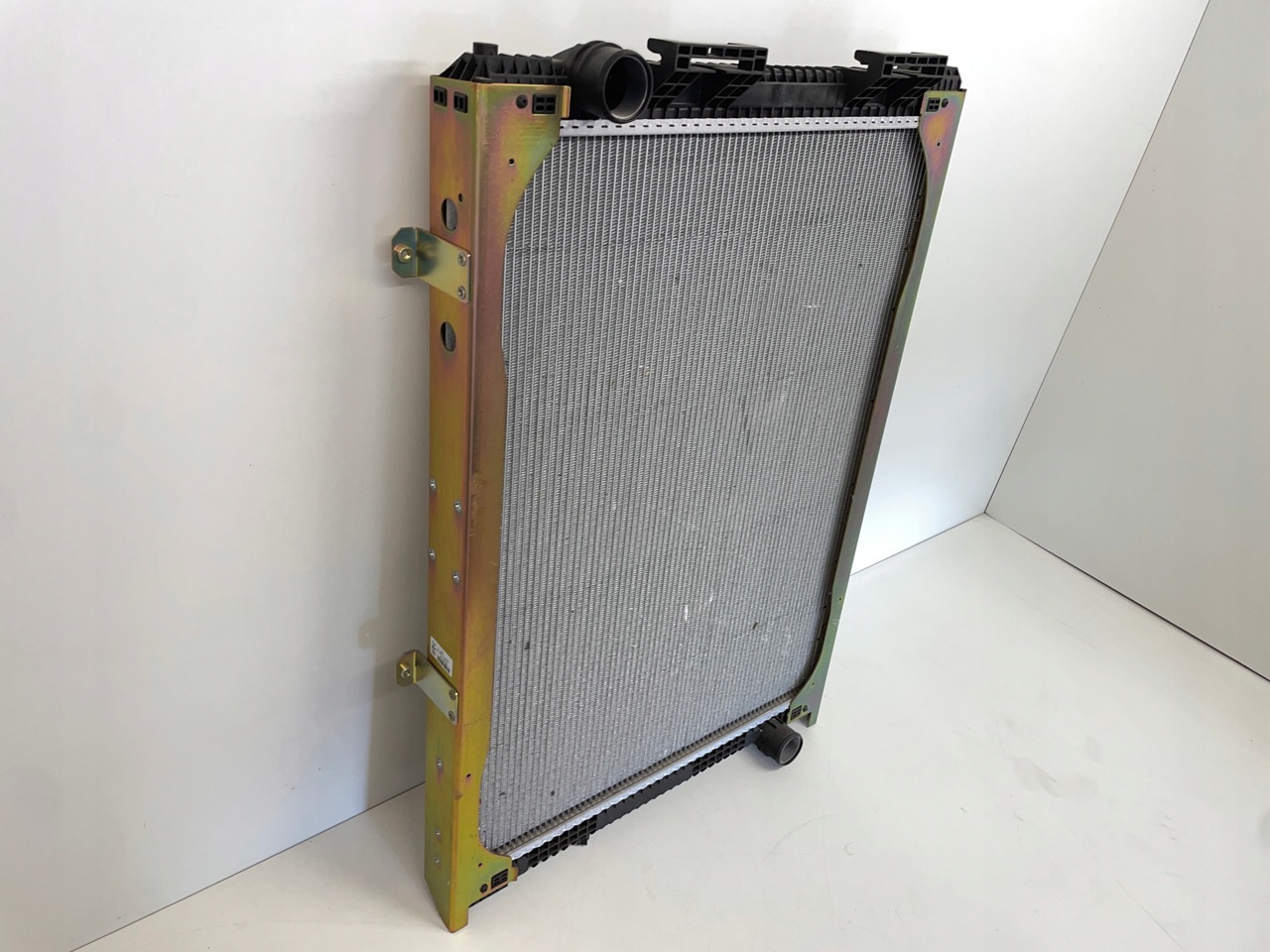 CHŁODNICA WODY MAN F2000 F 90 F 2000 F90 81061016437 - Dzesēšanas šķidruma sūknis - Kravas automašīna: foto 2 CHŁODNICA WODY MAN F2000 F 90 F 2000 F90 81061016437 - Dzesēšanas šķidruma sūknis - Kravas automašīna: foto 2