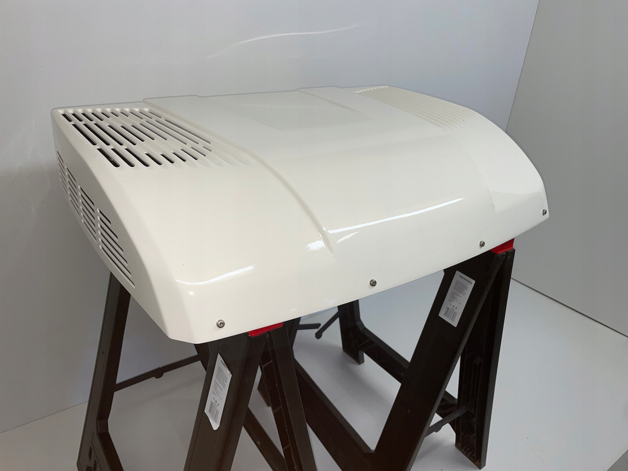 KLIMATYZACJA MAN SCANIA WAECO RT880 RT 880 - Kondicioniera kompresors - Kravas automašīna: foto 2 KLIMATYZACJA MAN SCANIA WAECO RT880 RT 880 - Kondicioniera kompresors - Kravas automašīna: foto 2