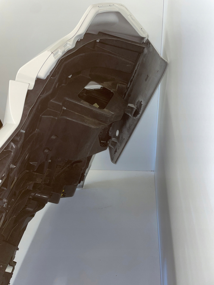 KOMPLETNY ZDERZAK MAN TG3 TGX3 TGX 3 ORYGINALNY KOLOR RAL 9010 - Buferis - Kravas automašīna: foto 4 KOMPLETNY ZDERZAK MAN TG3 TGX3 TGX 3 ORYGINALNY KOLOR RAL 9010 - Buferis - Kravas automašīna: foto 4