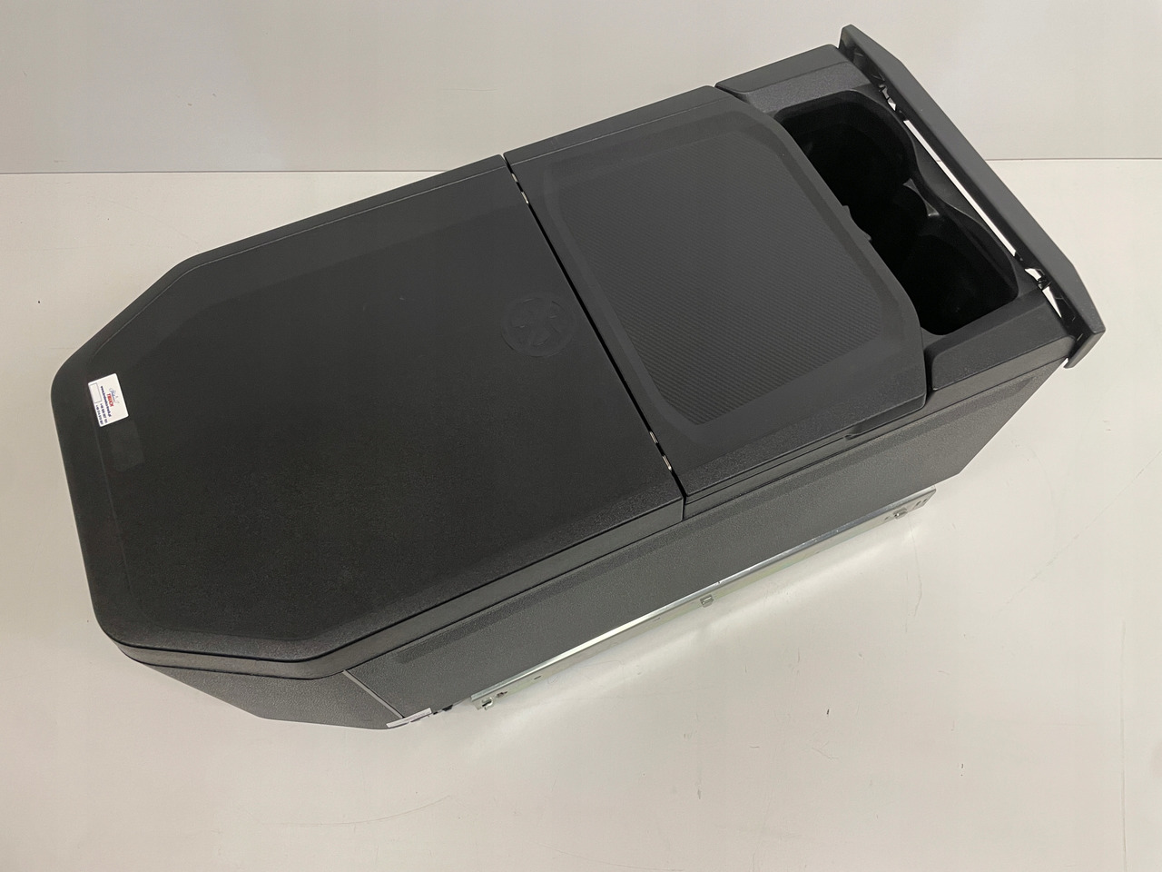 LODÓWKA DAF XF XG + 2321324 - Kabīne un interjers - Kravas automašīna: foto 4 LODÓWKA DAF XF XG + 2321324 - Kabīne un interjers - Kravas automašīna: foto 4