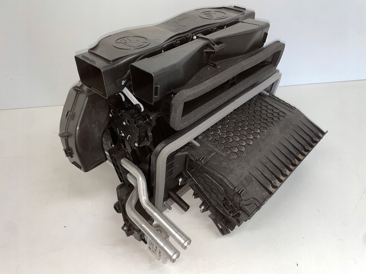 NAGRZEWNICA MAN TG3 TGX 3 TGX-3 81619006459 - Salona ventilators - Kravas automašīna: foto 4 NAGRZEWNICA MAN TG3 TGX 3 TGX-3 81619006459 - Salona ventilators - Kravas automašīna: foto 4