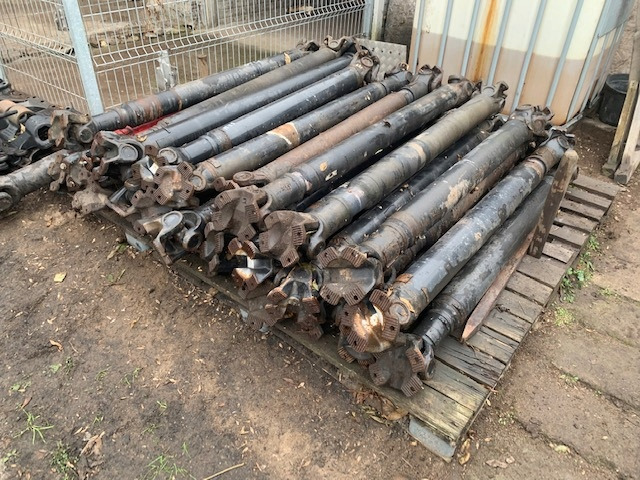 WAŁ NAPĘDOWY MAN TGA TGX TGS CENA OD 100 ZŁ - Pusass - Kravas automašīna: foto 1 WAŁ NAPĘDOWY MAN TGA TGX TGS CENA OD 100 ZŁ - Pusass - Kravas automašīna: foto 1