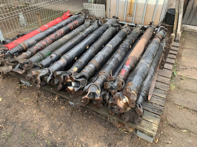 WAŁ NAPĘDOWY MAN TGA TGX TGS CENA OD 100 ZŁ - Pusass - Kravas automašīna: foto 5 WAŁ NAPĘDOWY MAN TGA TGX TGS CENA OD 100 ZŁ - Pusass - Kravas automašīna: foto 5