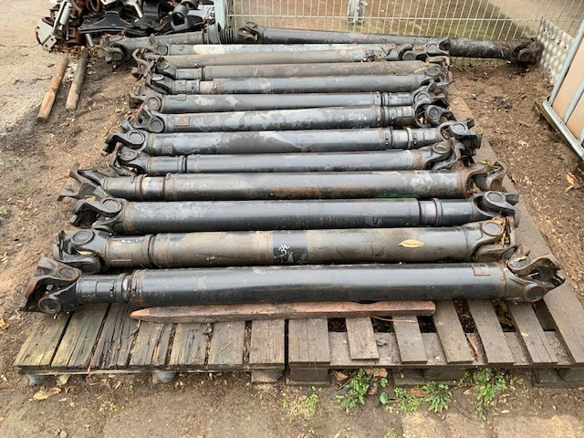 WAŁ NAPĘDOWY MAN TGA TGX TGS CENA OD 100 ZŁ - Pusass - Kravas automašīna: foto 4 WAŁ NAPĘDOWY MAN TGA TGX TGS CENA OD 100 ZŁ - Pusass - Kravas automašīna: foto 4