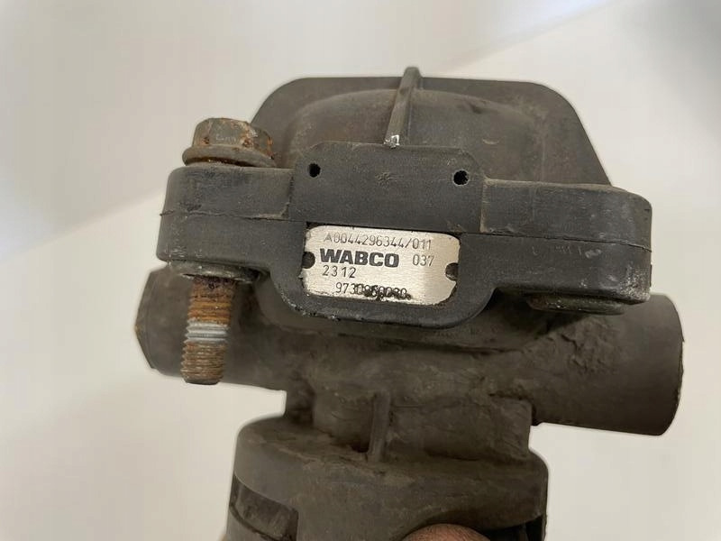 ZAWÓR NACZEPY MERCEDES ACTROS MP 4 MP4 A0044296344 - Bremžu vārsts - Kravas automašīna: foto 3 ZAWÓR NACZEPY MERCEDES ACTROS MP 4 MP4 A0044296344 - Bremžu vārsts - Kravas automašīna: foto 3