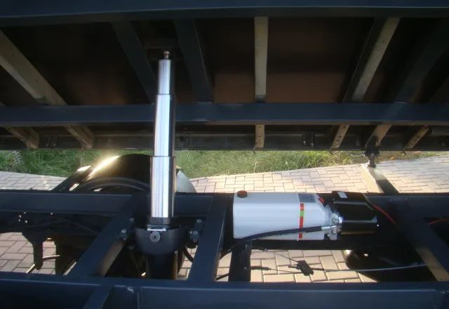 Iveco DAILY 100%PRZEBIEG-POTWIERDZONY - Komercauto pašizgāzējs: foto 3 Iveco DAILY 100%PRZEBIEG-POTWIERDZONY - Komercauto pašizgāzējs: foto 3