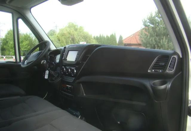 Iveco DAILY 40 C 17 3.0TDI CLIXSTAR PRAWOJAZDY E DO B 3400KGŁADOWNOŚCI līzingu Iveco DAILY 40 C 17 3.0TDI CLIXSTAR PRAWOJAZDY E DO B 3400KGŁADOWNOŚCI: foto 12 Iveco DAILY 40 C 17 3.0TDI CLIXSTAR PRAWOJAZDY E DO B 3400KGŁADOWNOŚCI līzingu Iveco DAILY 40 C 17 3.0TDI CLIXSTAR PRAWOJAZDY E DO B 3400KGŁADOWNOŚCI: foto 12