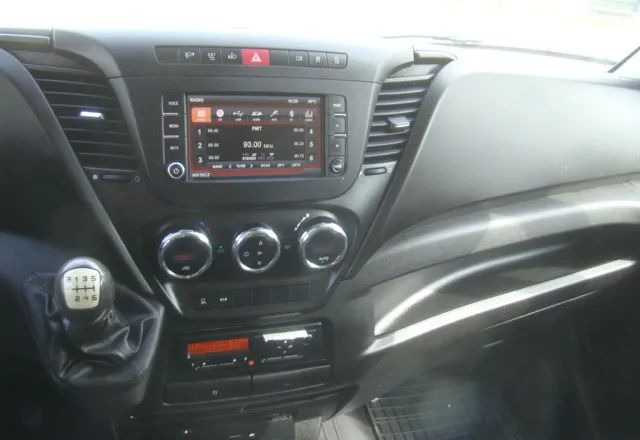 Iveco DAILY 40 C 17 3.0TDI CLIXSTAR PRAWOJAZDY E DO B 3400KGŁADOWNOŚCI līzingu Iveco DAILY 40 C 17 3.0TDI CLIXSTAR PRAWOJAZDY E DO B 3400KGŁADOWNOŚCI: foto 18 Iveco DAILY 40 C 17 3.0TDI CLIXSTAR PRAWOJAZDY E DO B 3400KGŁADOWNOŚCI līzingu Iveco DAILY 40 C 17 3.0TDI CLIXSTAR PRAWOJAZDY E DO B 3400KGŁADOWNOŚCI: foto 18