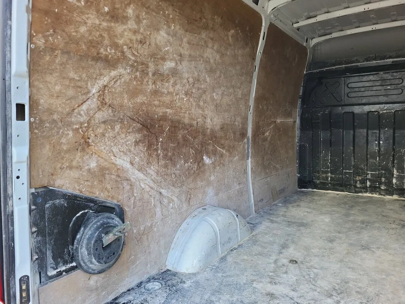 Iveco Daily L2H2 - Kravas mikroautobuss: foto 4 Iveco Daily L2H2 - Kravas mikroautobuss: foto 4