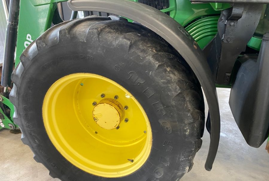 John Deere 6330 Premium - Traktors: foto 3 John Deere 6330 Premium - Traktors: foto 3