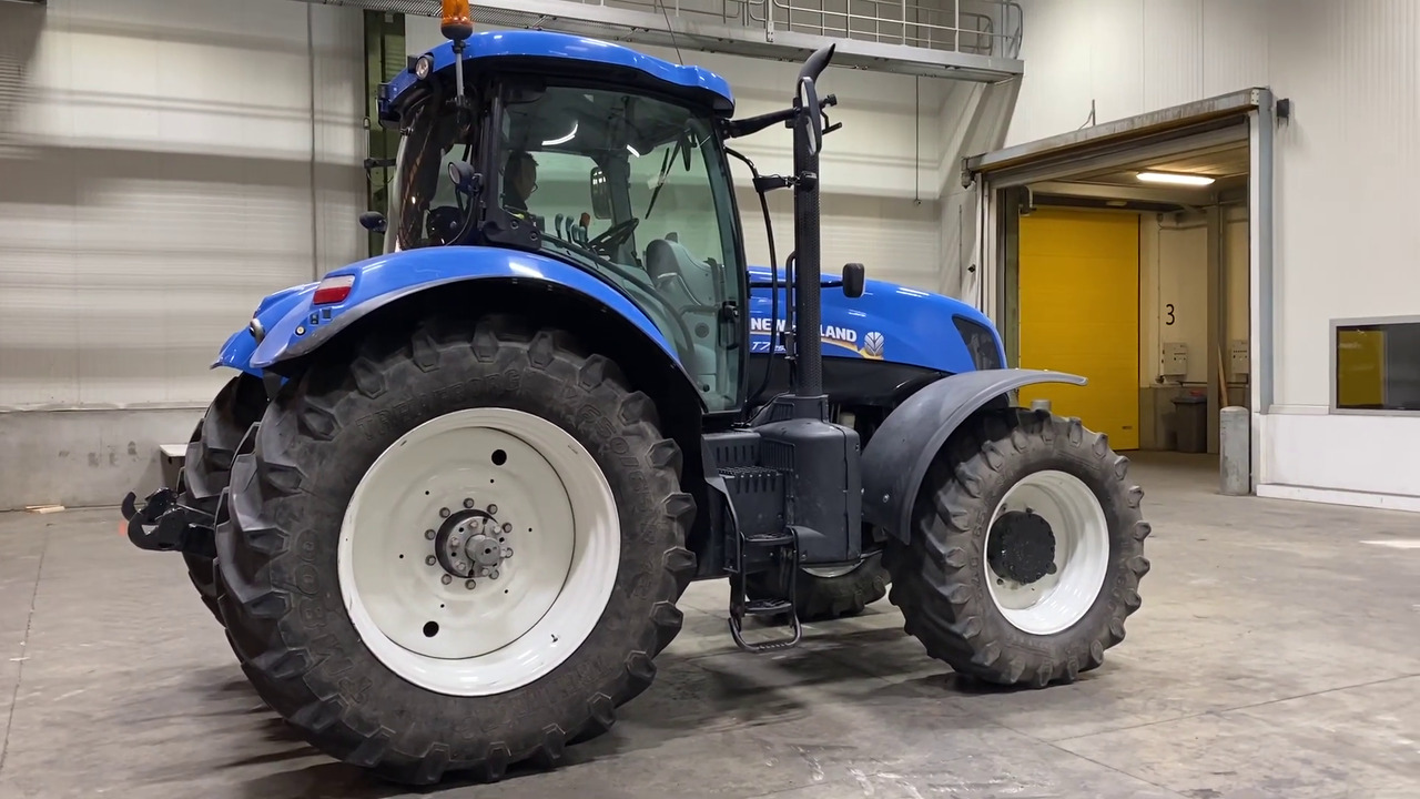 New Holland T7.250 - Traktors: foto 2 New Holland T7.250 - Traktors: foto 2