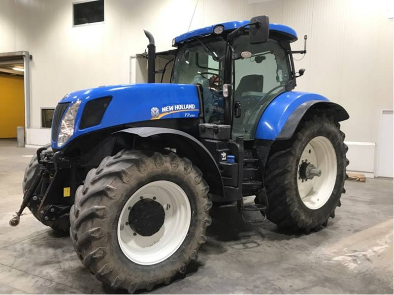 New Holland T7.250 - Traktors: foto 1 New Holland T7.250 - Traktors: foto 1