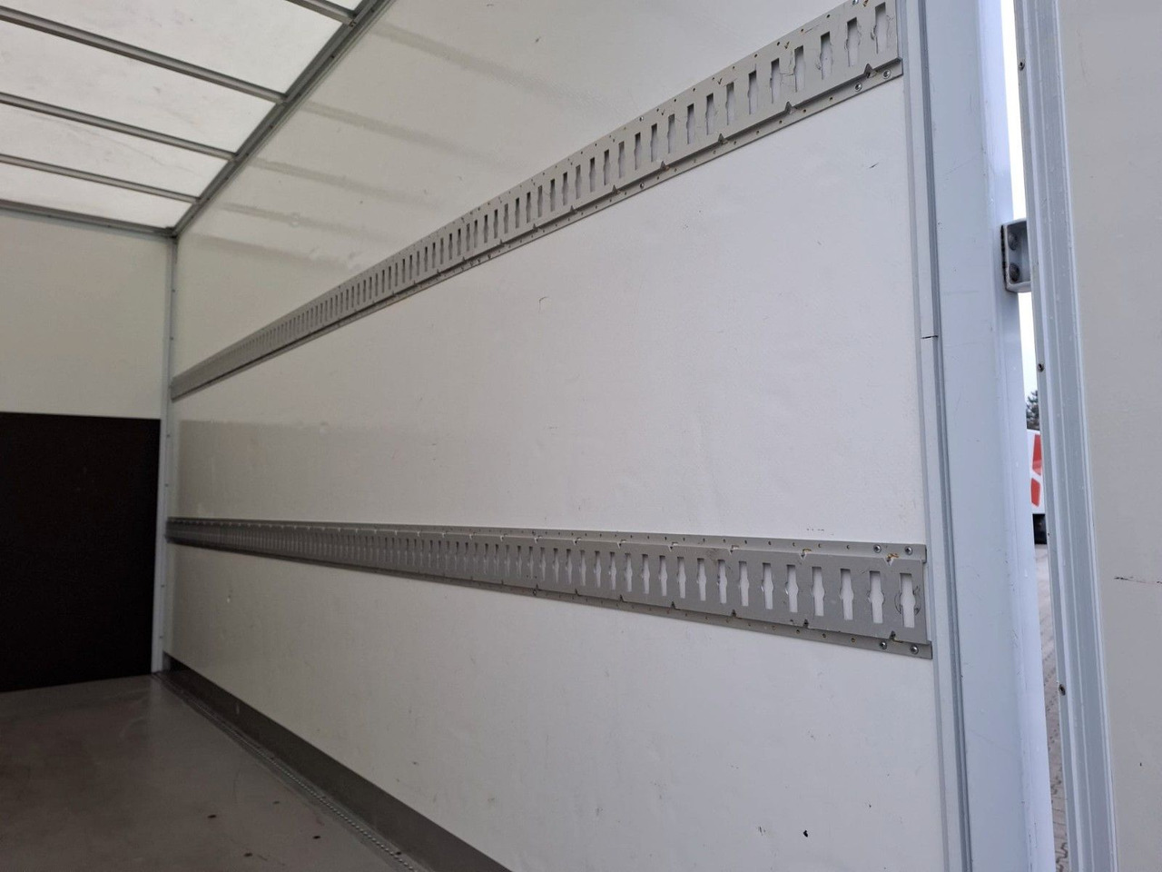 Iveco 35-160P/A8, Klima, HiMatik, LED, Luft, - Furgons ar slēgtā virsbūve: foto 5 Iveco 35-160P/A8, Klima, HiMatik, LED, Luft, - Furgons ar slēgtā virsbūve: foto 5