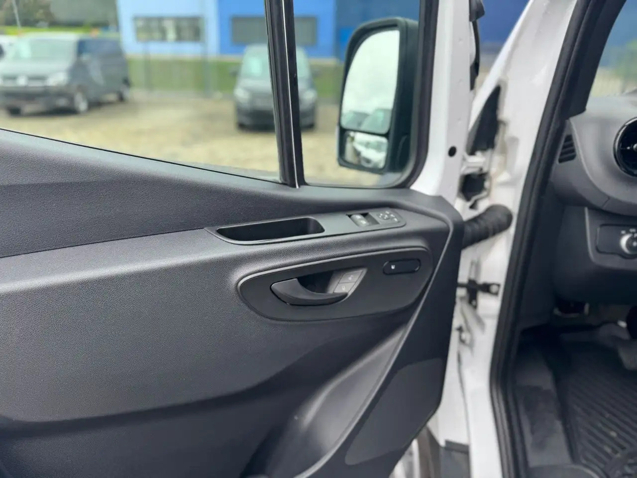 Mercedes-Benz Sprinter 317 CDI Lang Hoch Klima MBUX AHK 2,8t - Kravas mikroautobuss: foto 5 Mercedes-Benz Sprinter 317 CDI Lang Hoch Klima MBUX AHK 2,8t - Kravas mikroautobuss: foto 5